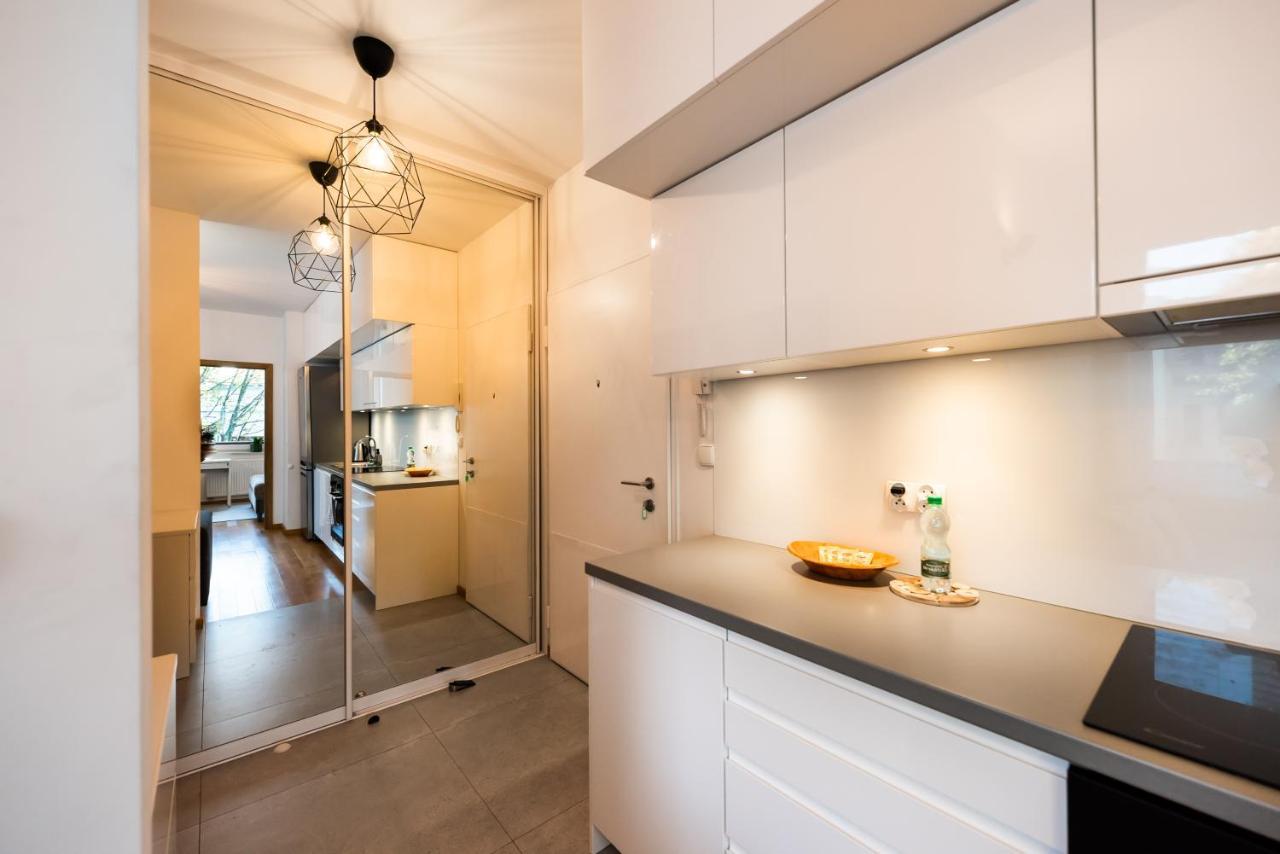 Jaktorowska Comfy Apartment Варшава Екстер'єр фото